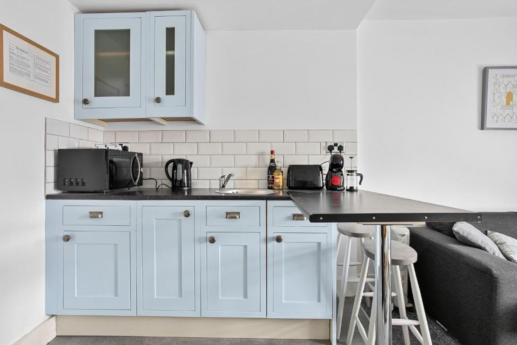 The Belmont apartment kitchenette